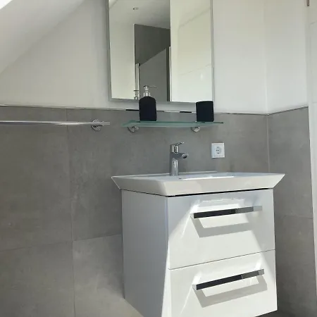 Charibi - Neptun Apartament